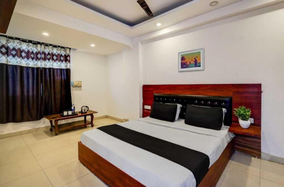 Hotel O Anshu B&B Nueva Delhi Exterior foto